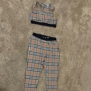 Women Burberry outfits The Top is a large and bottom is medium